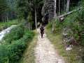 Sentier avant le premier chalet