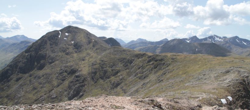 Buachaille Etive Mor : Curved Ridge, retour par le Stob na Doire