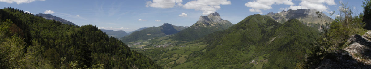 Vue sur le Colombier et le Trélod depuis le sentier